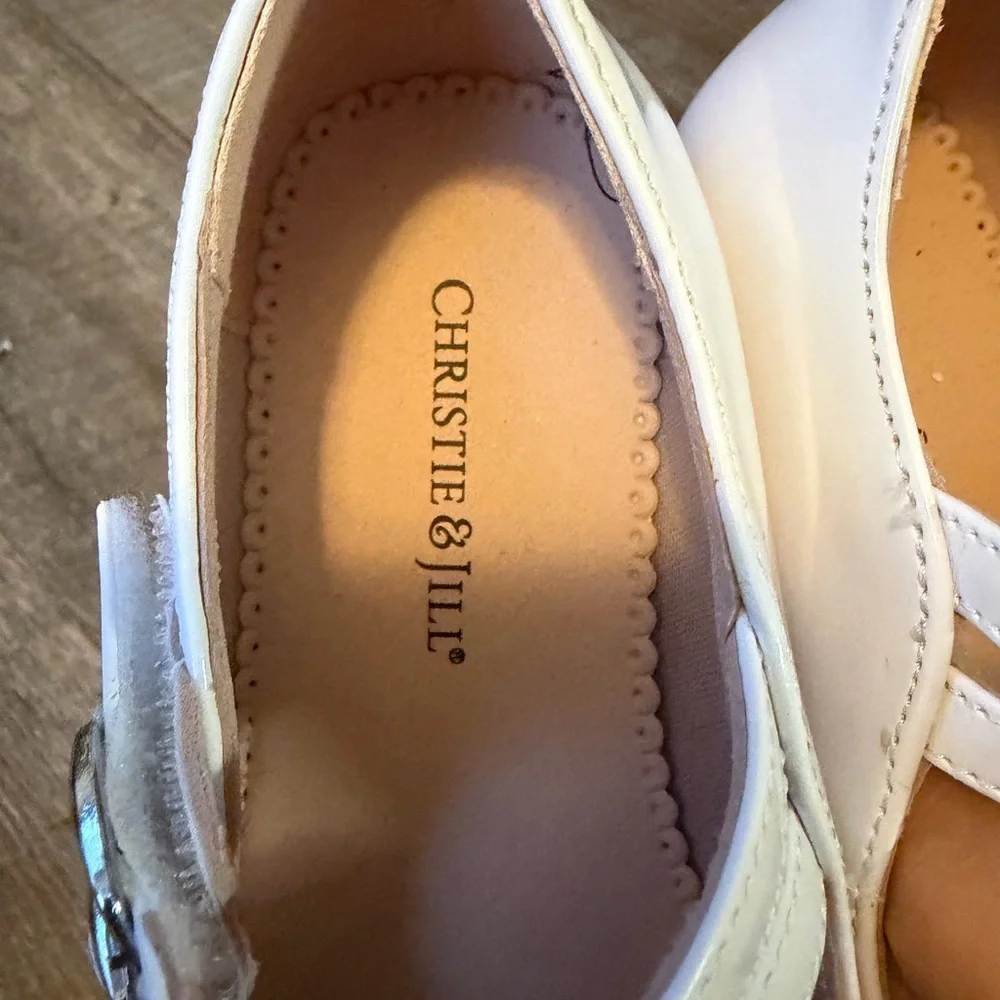 Christie & Jill Girls white patent leather Mary Jane